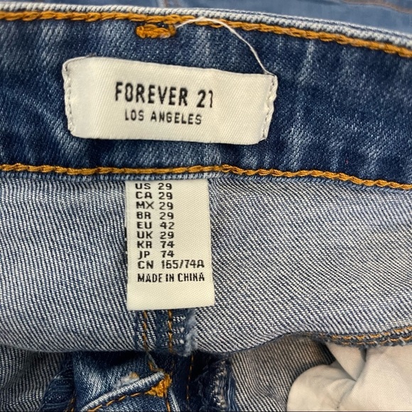 Forever 21 Women’s Blue Jean Shorts 29 - Picture 3 of 4